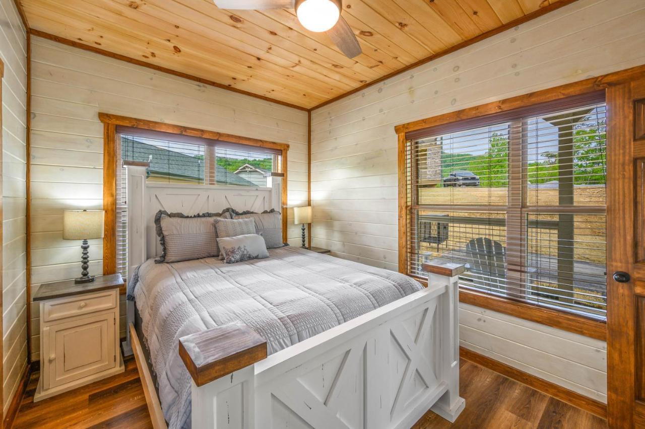 Osprey Nest Cottage Modern New Cabin Pigeon Forge Exterior photo