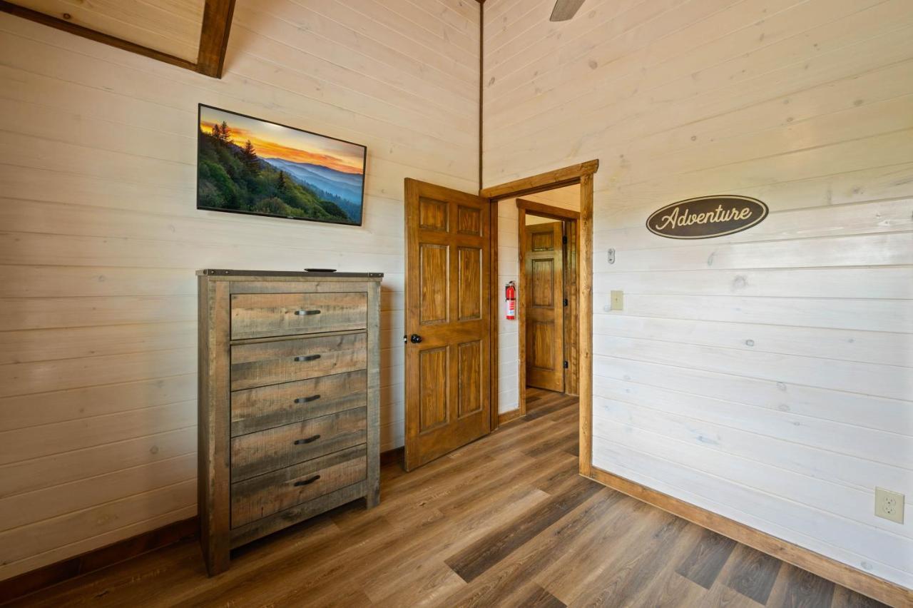 Osprey Nest Cottage Modern New Cabin Pigeon Forge Exterior photo